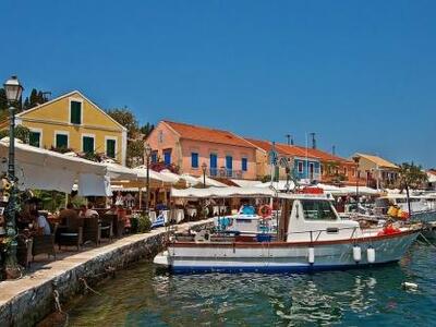 Οι ομορφιές της Κεφαλονιάς που σφύζει απ...