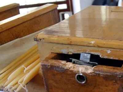 Αχαΐα: Έκλεψαν χρήματα και τάματα πιστών...