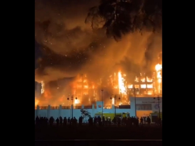 Αίγυπτος: Μεγάλη πυρκαγιά στο αρχηγείο τ...