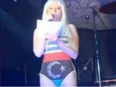 Η ...πολιτικοποιημένη Τζούλια, μίλησε -μ...