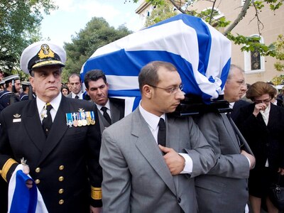 Κηδεύτηκε ο Τζανής Τζαννετάκης - Δείτε π...