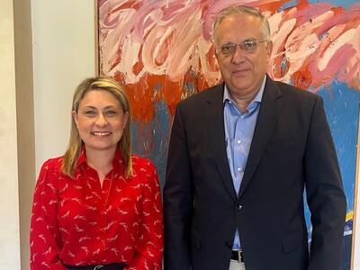 Χριστίνα Αλεξοπούλου σε Τάκη Θεοδωρικάκο...