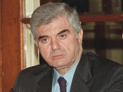 Αποφυλακίζονται η σύζυγος και τα παιδιά ...