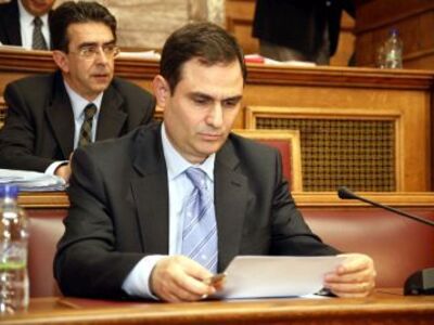 300 δισ. ευρώ  το δημόσιο χρέος!