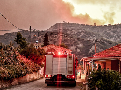 Δύο νεκροί από τη φωτιά στο Ξυλόκαστρο Κ...