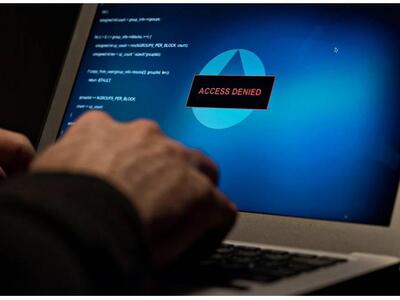 Χάκερ πήραν τον έλεγχο αυτοκινήτου εξ απ...