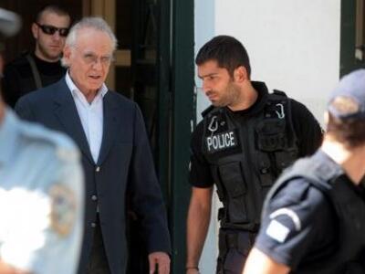 Ο Άκης Τσοχατζόπουλος μέσα από τη φυλακή...