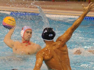 Πόλο: Επιβλητικό πέρασμα από το Μαυροβού...