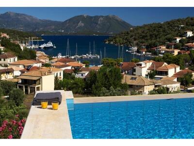 Μοναδική προσφορά για το τριήμερο του Αγ...