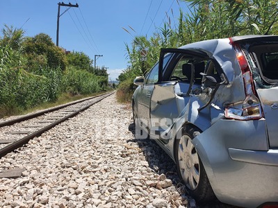 Πάτρα: Αυτοκίνητο έπεσε πάνω στον Προαστ...