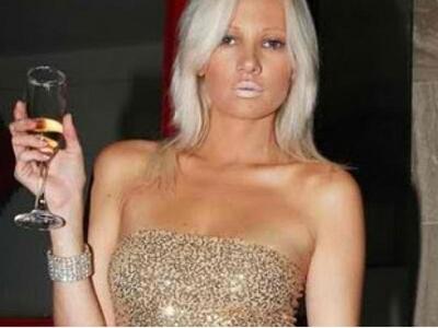 Ποιος βουλευτής άνοιγε σαμπάνιες στα πόδ...