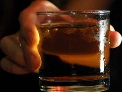 40χρονος στην Κοζάνη πέθανε πίνοντας ουί...