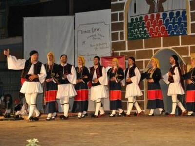 Ο Λαογραφικός Χορευτικός Όμιλος Πατρών χ...