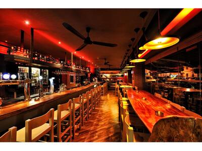 Γιατί γίνεται πανικός κάθε βράδυ στα Ψηλαλώνια;