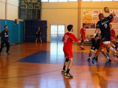 Xάντμπολ: Αναβολή στο ντέρμπι