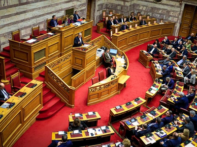 Τέμπη: Ξεκινά η συζήτηση στη Βουλή για τ...