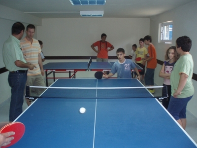Mαθήματα πιγκ-πογκ στο Εργατικό Κέντρο Ναυπάκτου