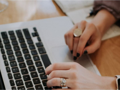 Φορητοί υπολογιστές και τάμπλετ: «Νέος ο...