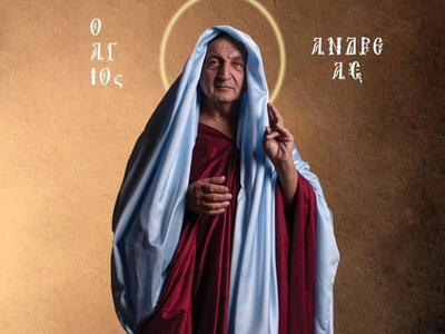 Ο Σπύρος Μπιμπίλας φωτογραφήθηκε ως Άγιος Ανδρέας 