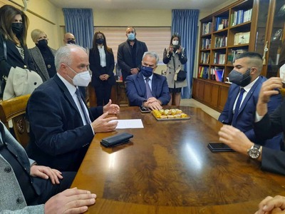 Τον Δήμαρχο Ι.Π. Μεσολογγίου Κώστα Λύρο ...