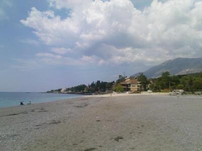 Ποιά δημόσια περιουσία; Το 40% έχει καταπατηθεί...