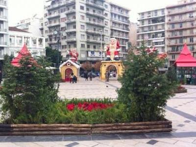 Μια...φωτογραφική βόλτα του thebest.gr σ...