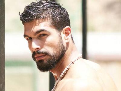 Για το θεατρικό του ντεμπούτο ετοιμάζετα...