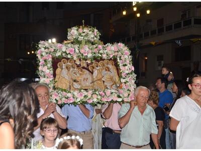 Αίγιο: Πλήθος κόσμου στη λιτανεία της Πα...