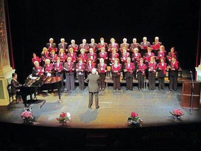 Η Μικτή Χορωδία Απόλλων.