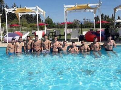 Στιγμές χαλάρωσης για τους παίκτες του Π...