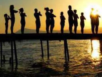 Sunset Yoga Party στο Catamaran! 