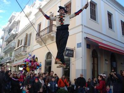 ΔΕΙΤΕ κι άλλες φωτό από την τελετή έναρξ...