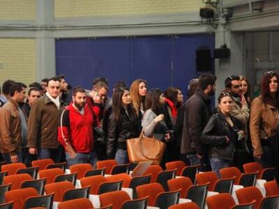 Ένταση στο συνέδριο νεολαίας του ΠΑΣΟΚ -...