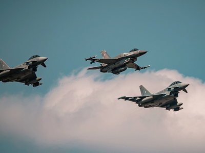 Συναγερμός στην Πολωνία: Απογείωση μαχητ...