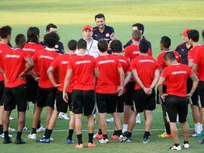 Τα αποκαλυπτήρια του Ολυμπιακού! Απόψε σ...