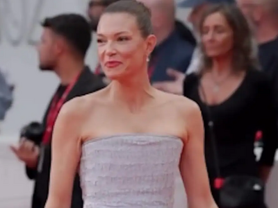 Βίκυ Καγιά: Απαστράπτουσα στο κόκκινο χα...