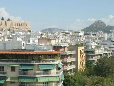 Τηλεδιασκέψεις με τους θεσμούς για τον ν...