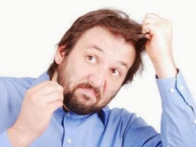 Πείτε αντίο στην τριχόπτωση με τροφές-δυναμίτες 