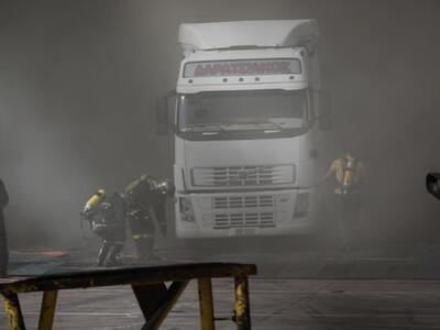 Βγάζουν φορτηγά από το Ελευθέριος Βενιζέ...