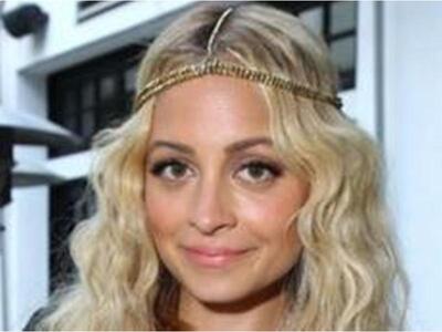 Τα headbands επιστρέφουν και θα προκαλέσ...