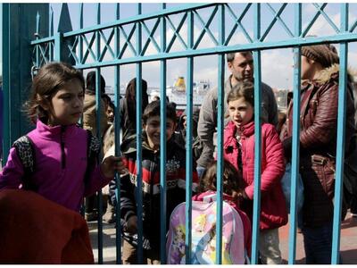 Κομισιόν: 25.000 πρόσφυγες στην Ελλάδα –...