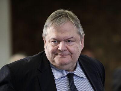 Ηχηρή παρέμβαση Βενιζέλου για το Μετανασ...