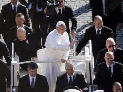 Η Μαφία θέλει να… βγάλει από τη μέση τον Πάπα!