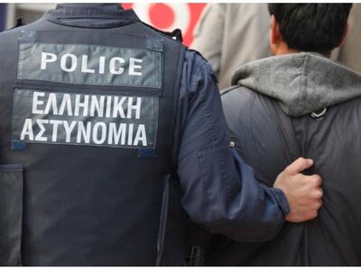 Πάτρα: Συλλήψεις διακινητών και μεταναστ...
