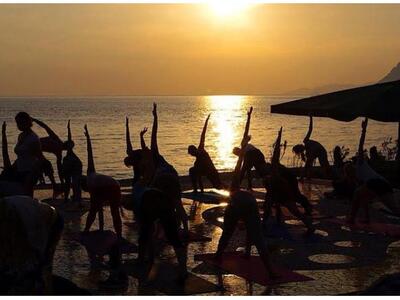 Πάτρα: Yoga sunset  σήμερα στο Mare - Mare