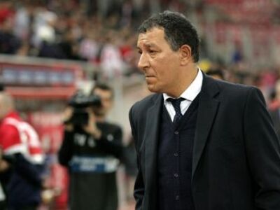 Τέλος ο Τεν Κάτε, αναλαμβάνουν Νιόπλιας και Βαζέχα