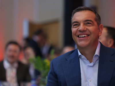 Ο Αλέξης Τσίπρας δεν παραιτείται από την...