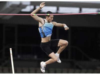 Ρίο 2016: Άνετα στον τελικό του επί κοντ...