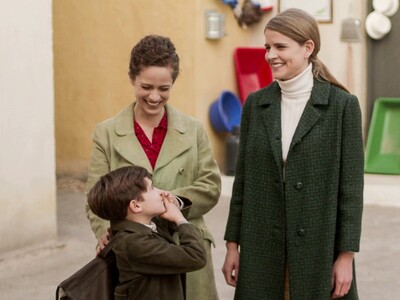 Άγριες Μέλισσες: Η Ασημίνα με τη Δρόσω κ...