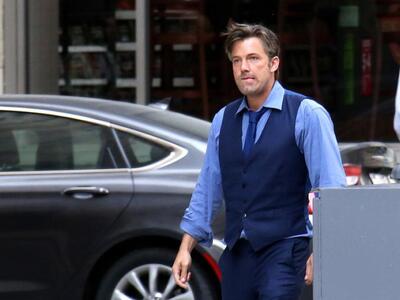 Oι δύο φωτ. του Άφλεκ είναι από το comic...